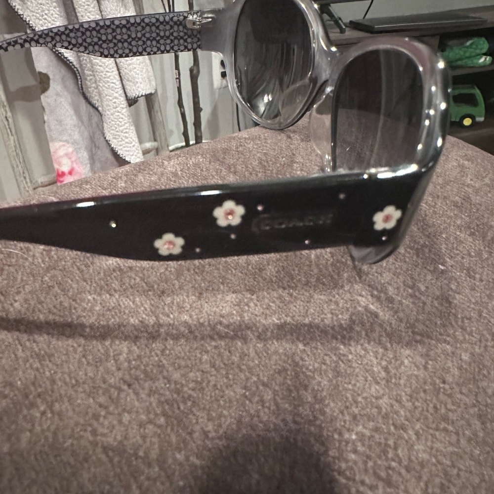 Coach Sunglasses - Picture 5 of 11